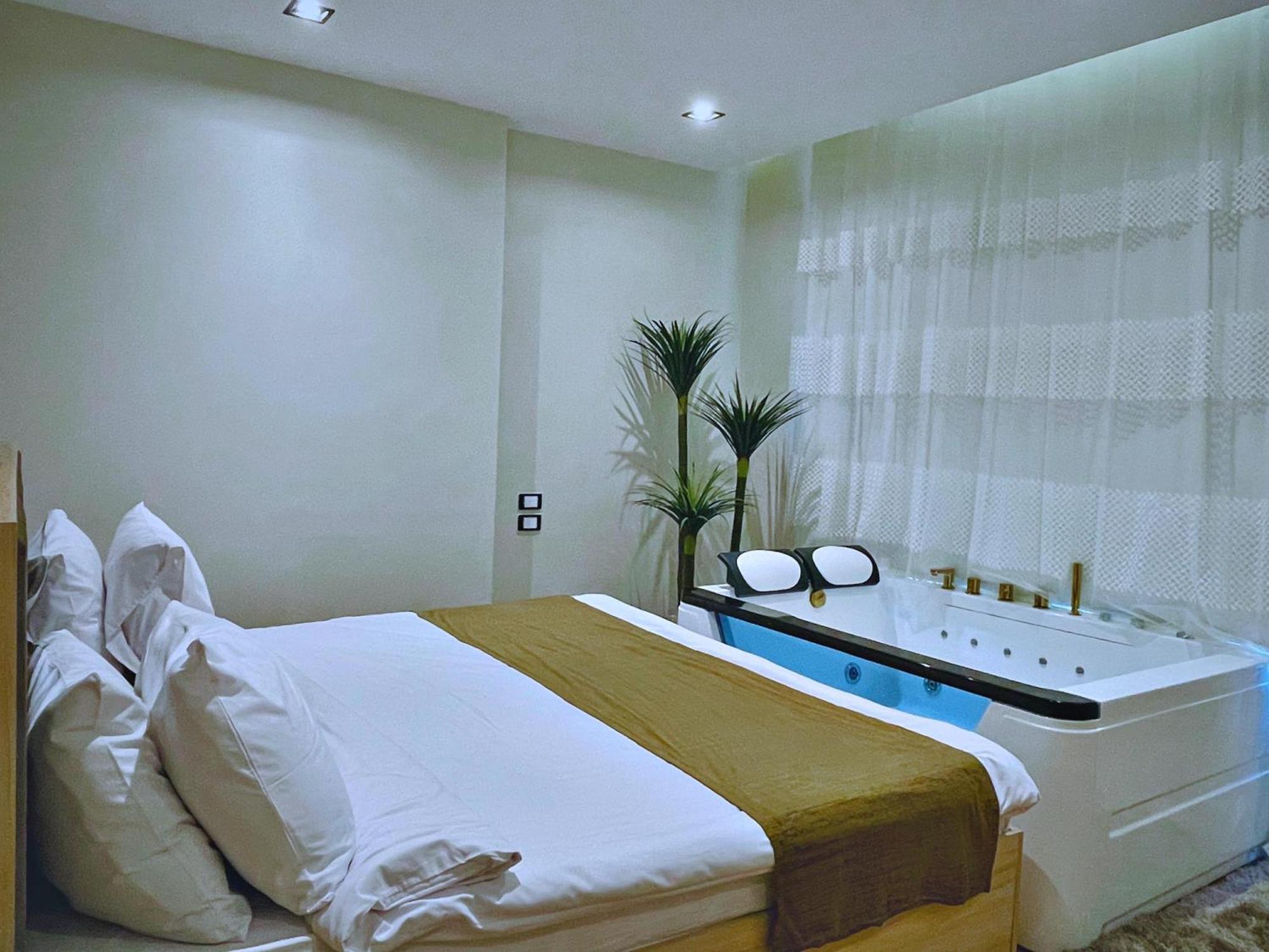 Palm Pyramids View Hotel Kafrat al Jabal Экстерьер фото