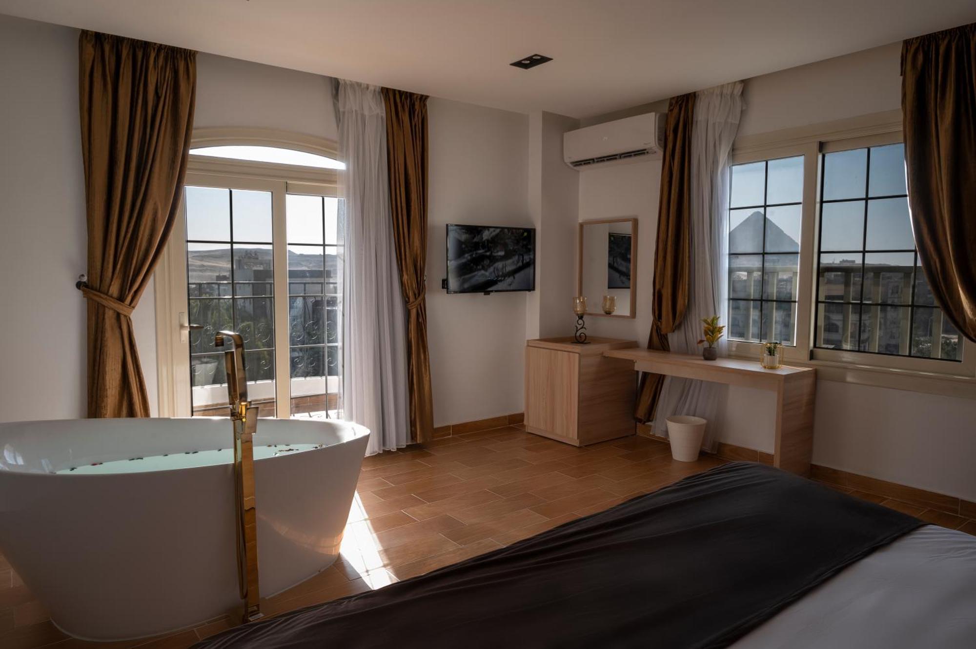 Palm Pyramids View Hotel Kafrat al Jabal Экстерьер фото